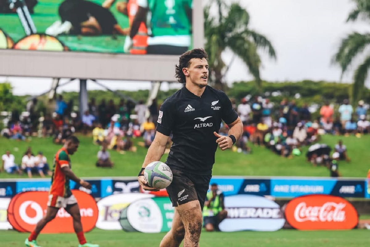 All Blacks Leroy Carter contract