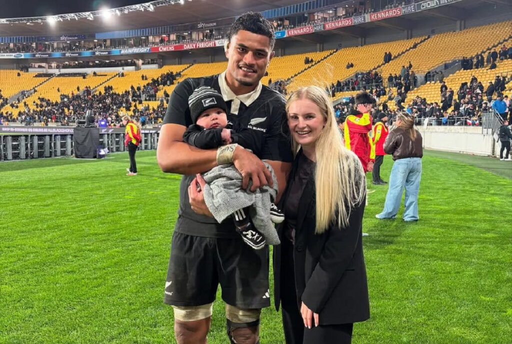 Tupou Vaa'i, his partner, Ginny and their baby